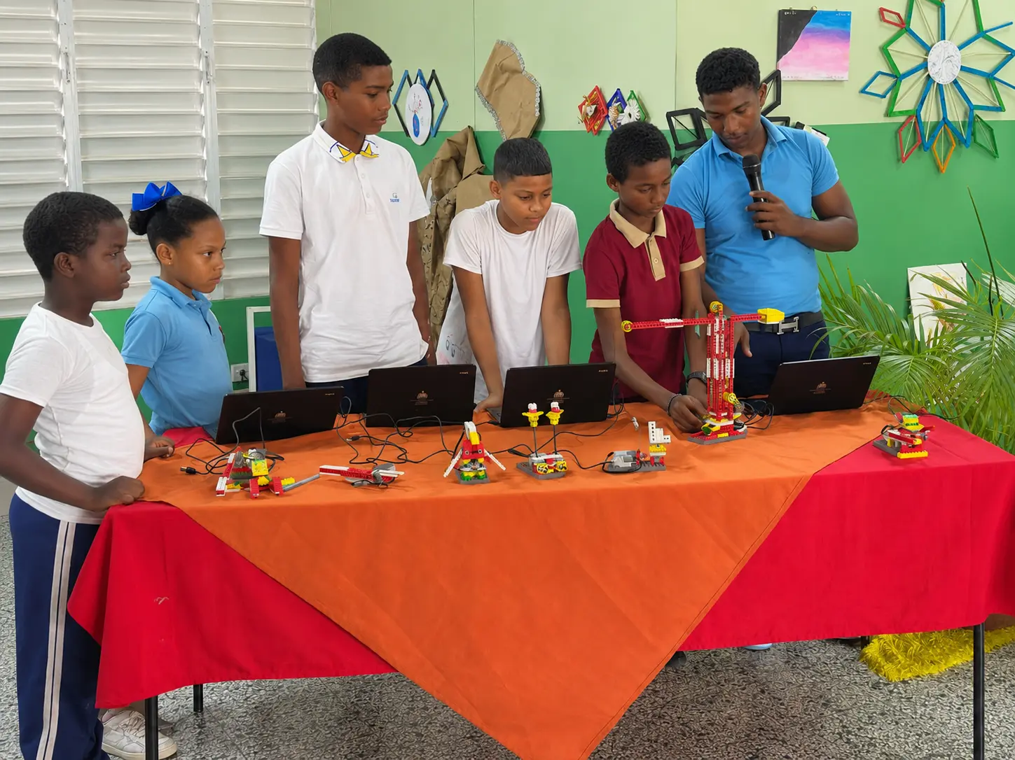 Vivencia LEGO WeDo 2.0
